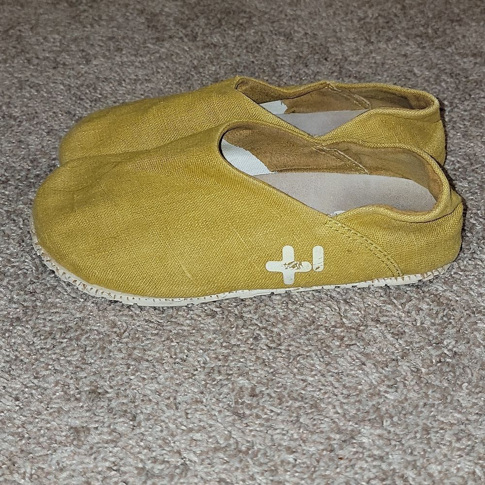OTZ Cork Lite Espadrille Slip On Mustard Yellow Canvas Caveman Shoes Size 6.5 - Picture 9 of 10
